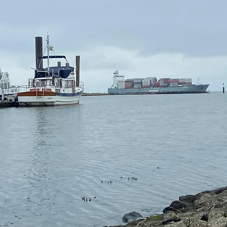 Ботель Seewolf Куксхафен