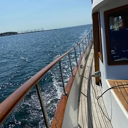 Seewolf Ботель Куксхафен