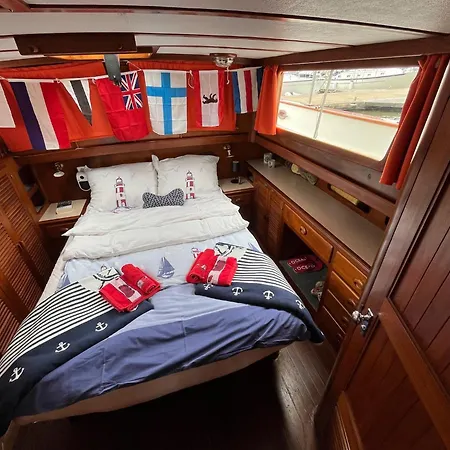ספינת מלון Seewolf *