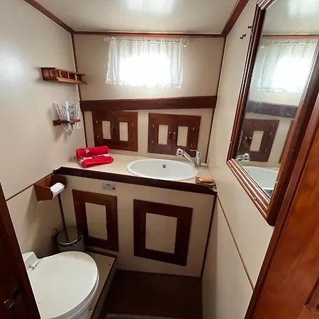 船上ホテル Seewolf クックスハーフェン