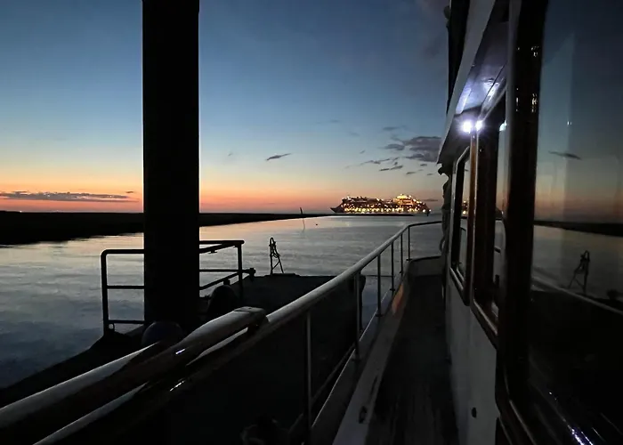 Seewolf Úszó hotel *